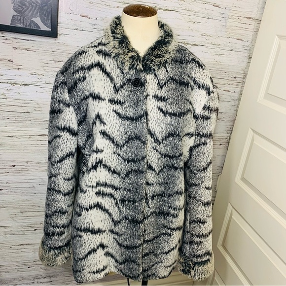 SAGA Lady Fleece Jacket Ombre Black White Novelty Print Cozy Button Down Coat L - Picture 7 of 15